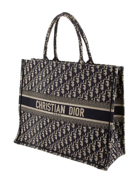 dior beauty bag gift|christian dior bags official site.